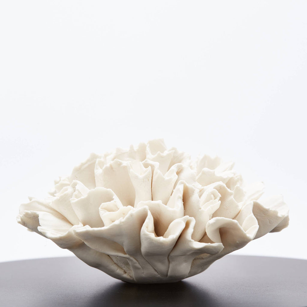 Boîte avec couvercle en bois et fleur en porcelaine - CHAN.