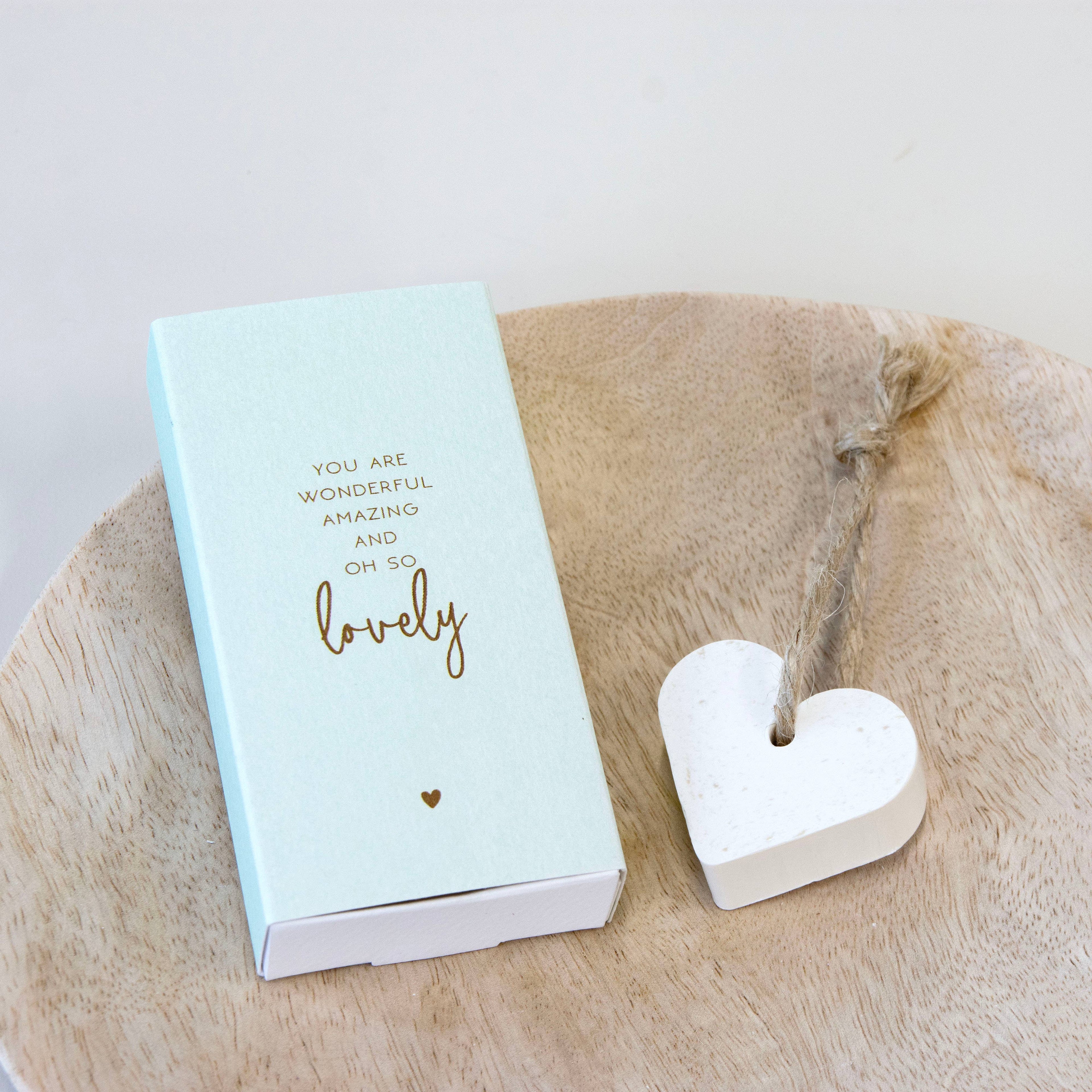 Petit coffret cadeau : « Tu es merveilleuse, incroyable et tellement charmante »